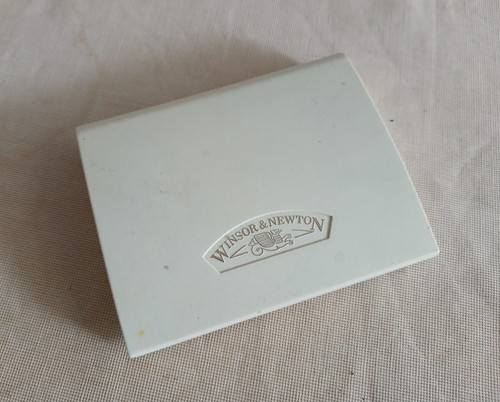 Winsor newton watercolour - &,